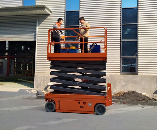 Self-propelled Scissor Lift Test Before Shipment